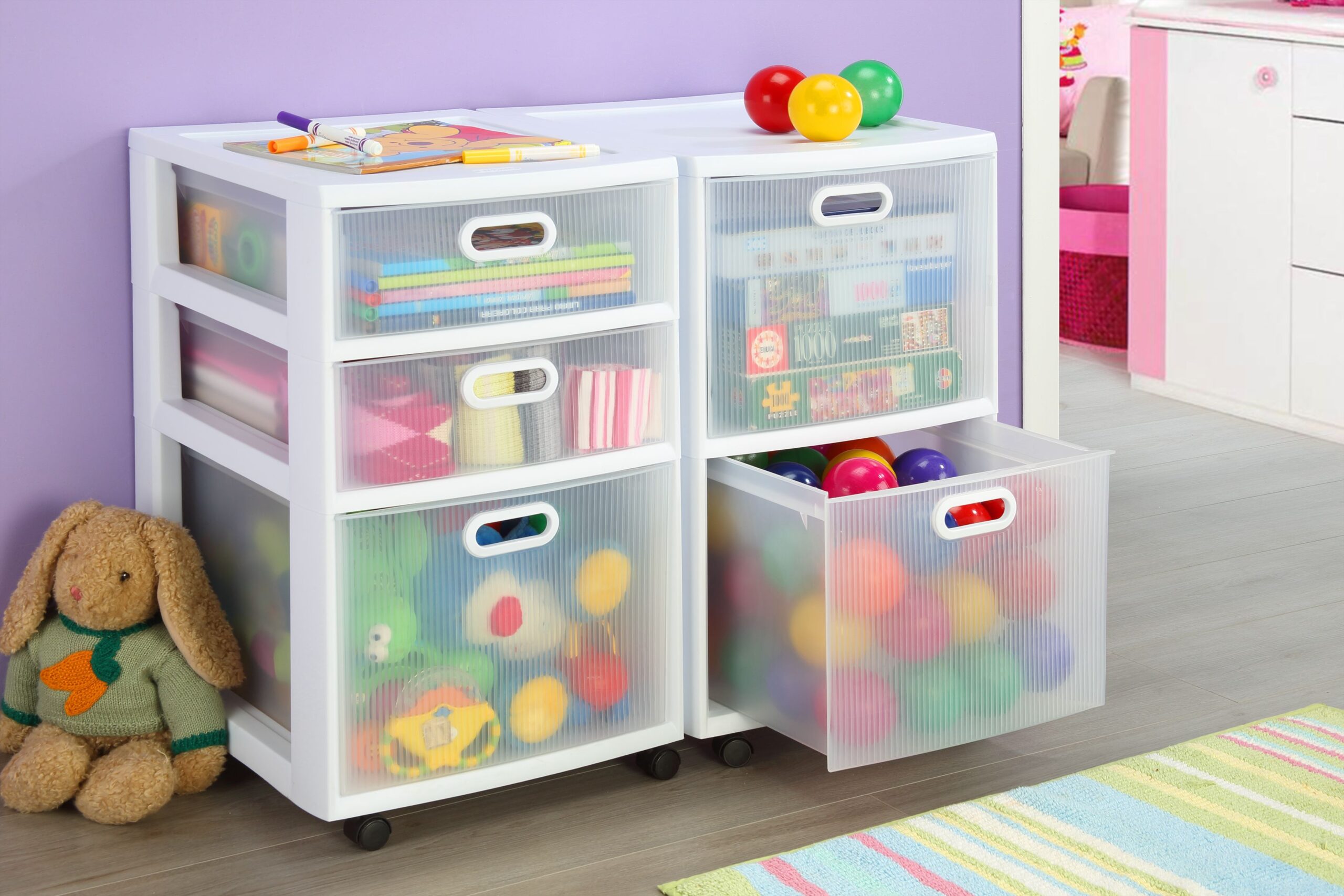 ¿Cuáles son los mejores muebles para guardar juguetes de manera organizada y práctica?