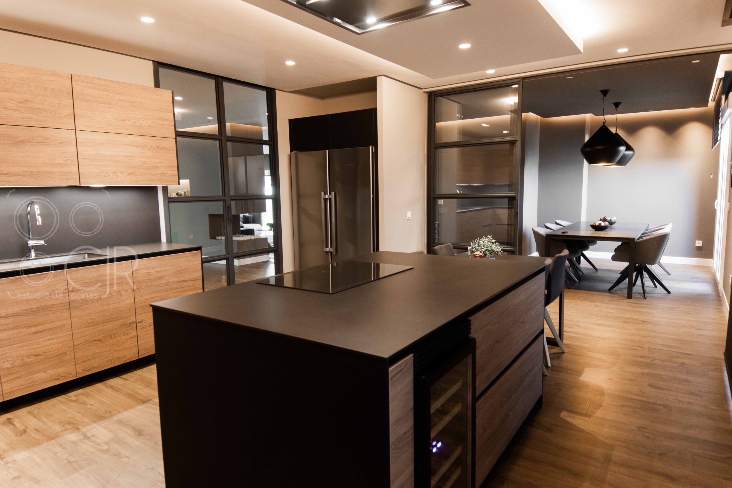 ¿Cuáles son los mejores diseños de muebles de cocina verticales para aprovechar el espacio al máximo?